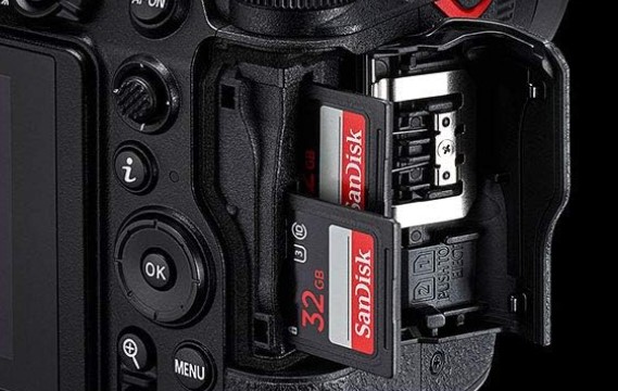 ダブルスロット